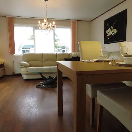 Chalet Chaletpark Holiday I シャレー Hensbroek